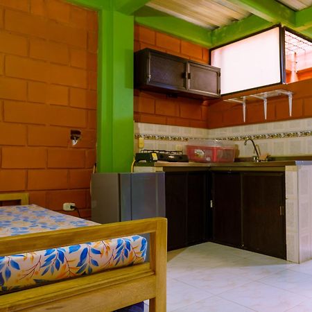 Mi Pueblo Natal Aptos Y Habitaciones Necoclí エクステリア 写真