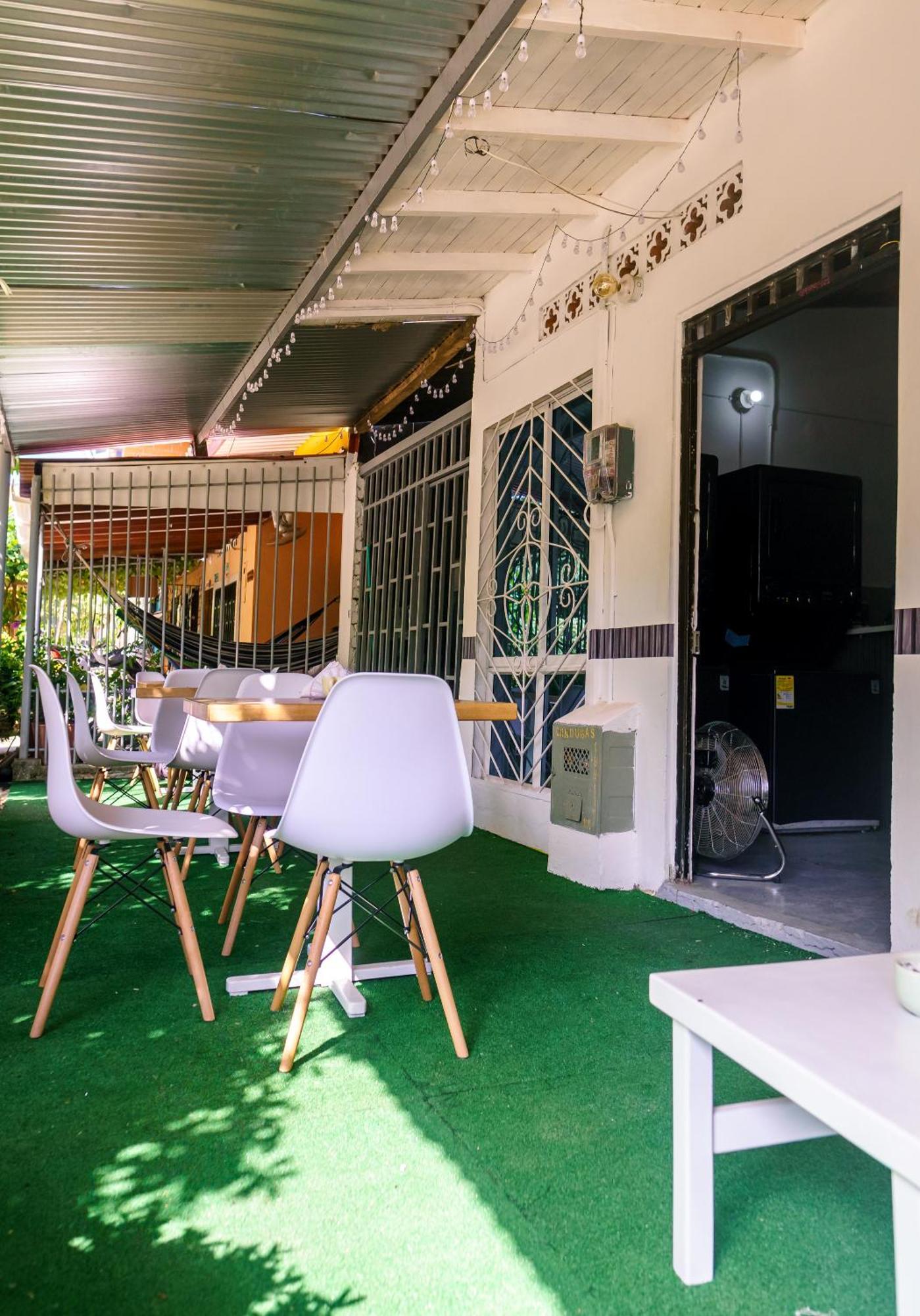Mi Pueblo Natal Aptos Y Habitaciones Necoclí エクステリア 写真