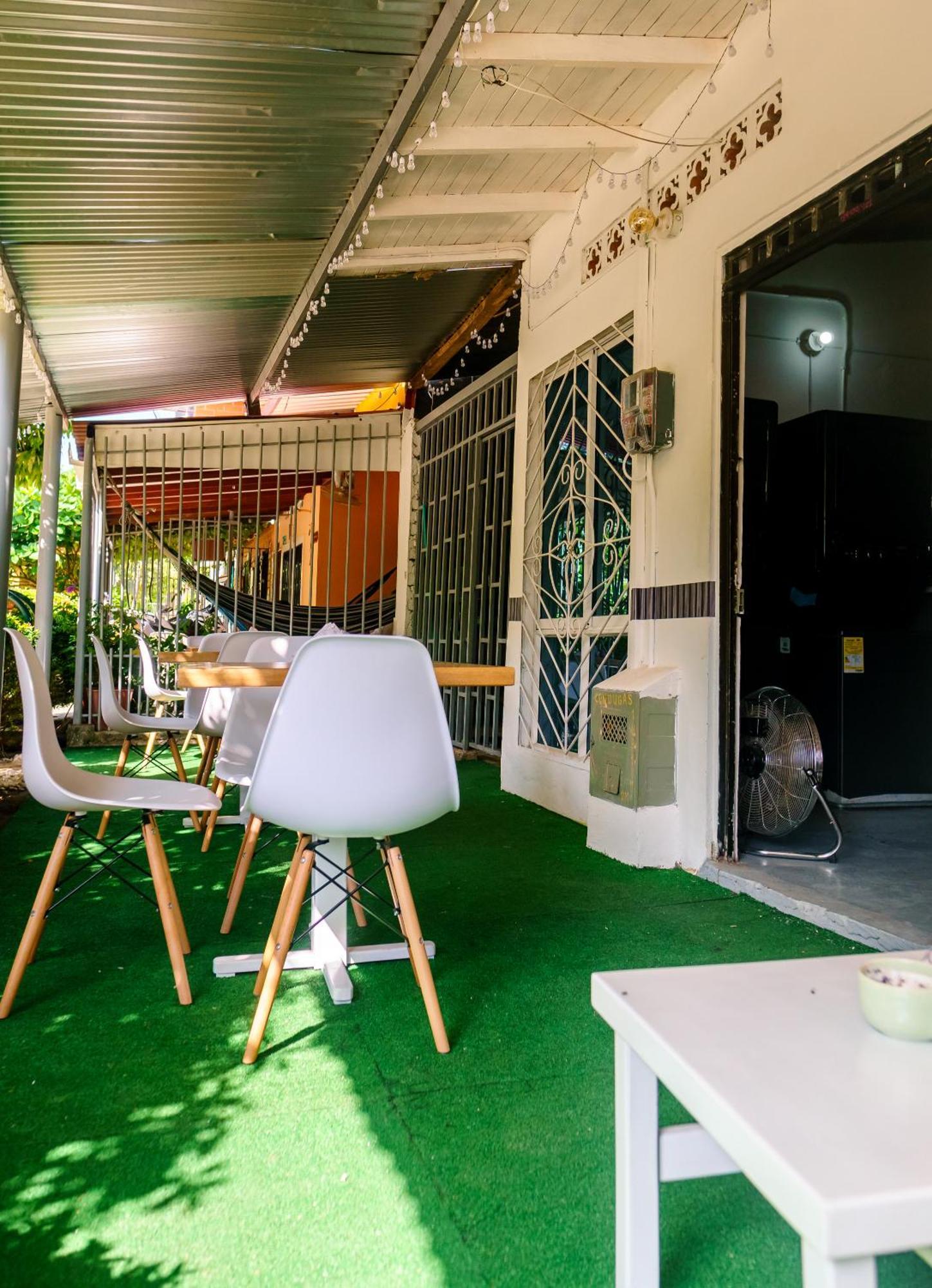 Mi Pueblo Natal Aptos Y Habitaciones Necoclí エクステリア 写真
