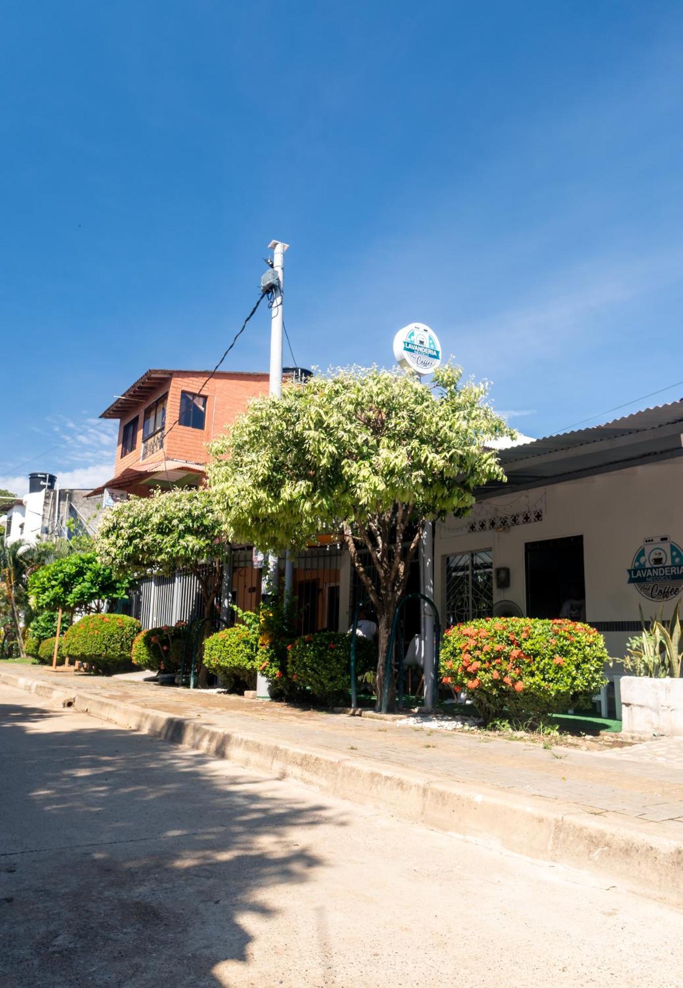 Mi Pueblo Natal Aptos Y Habitaciones Necoclí エクステリア 写真